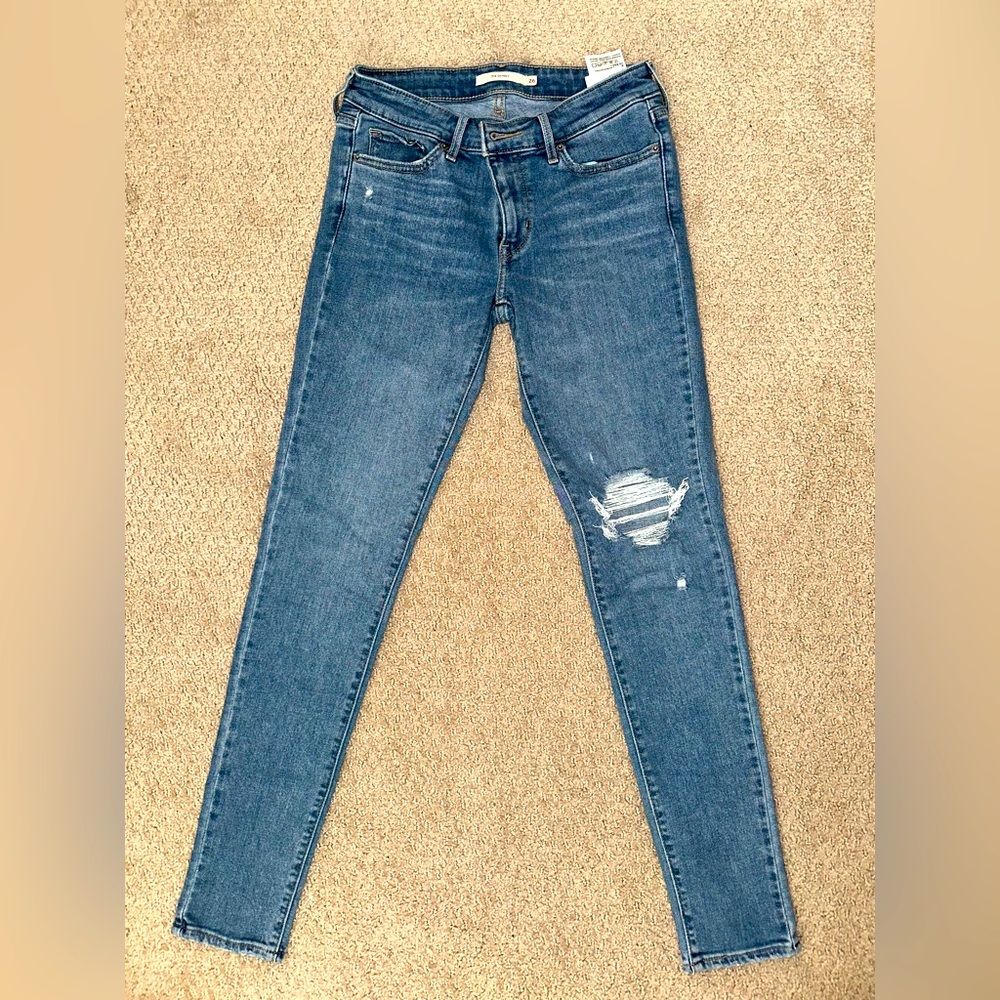 Levi’s 711 distressed skinny jeans